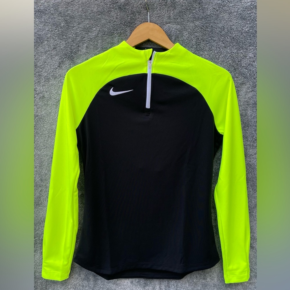 Nike Women’s Long Sleeve Performance Top in Black and Neon Yellow | XS | NEW